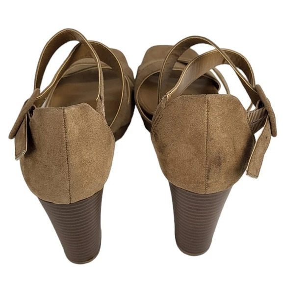 Anne Klein Valta Crossover Block Heel Sandal - Picture 2 of 8